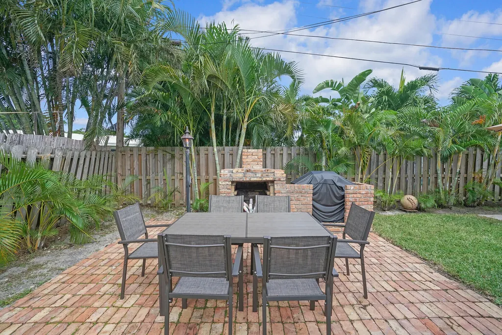 1333 SE 8th Street Deerfield Beach FL 33441