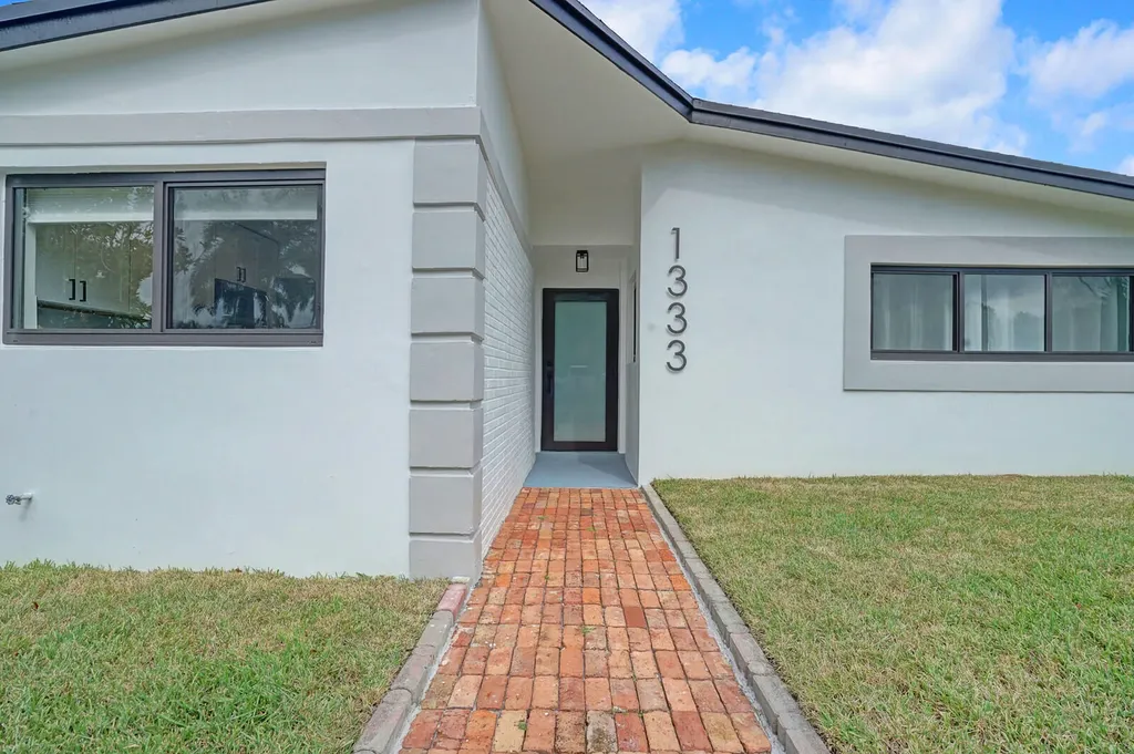 1333 SE 8th Street Deerfield Beach FL 33441