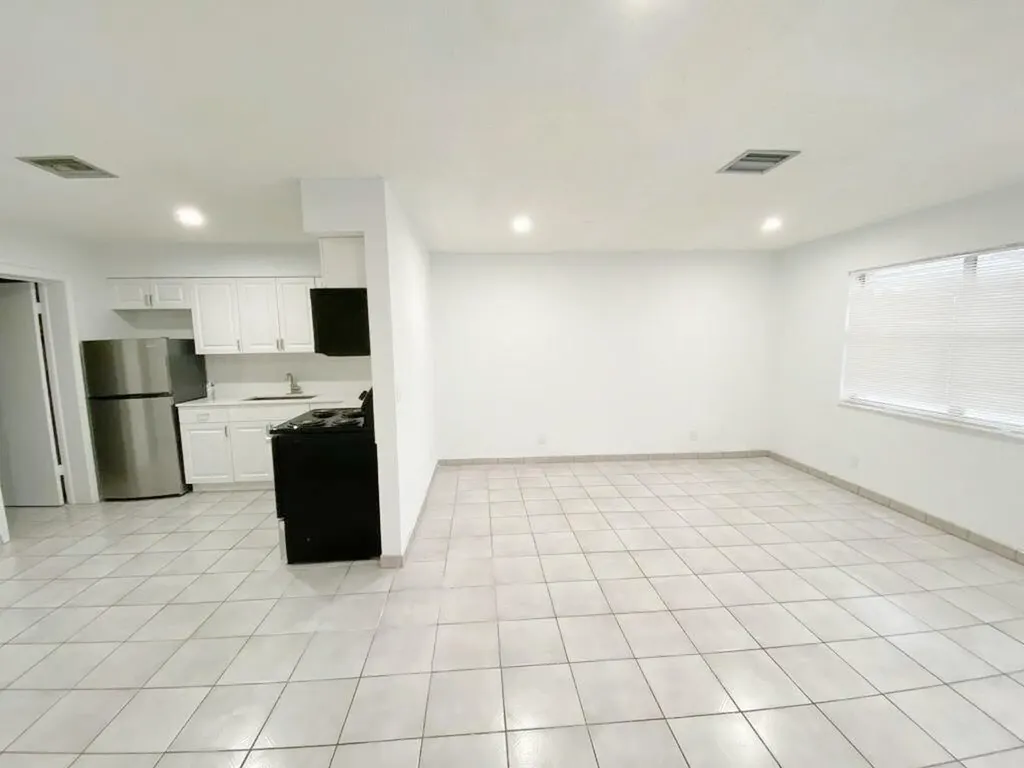 2715 Ponce De Leon Boulevard Delray Beach FL 33445