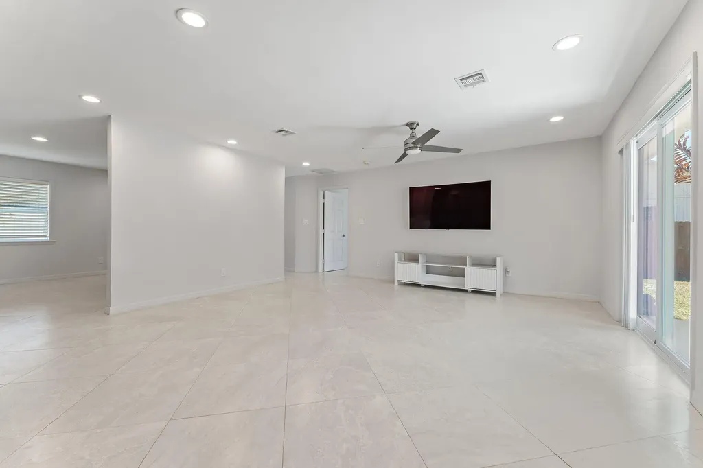 5883 Set N Sun Place Jupiter FL 33458