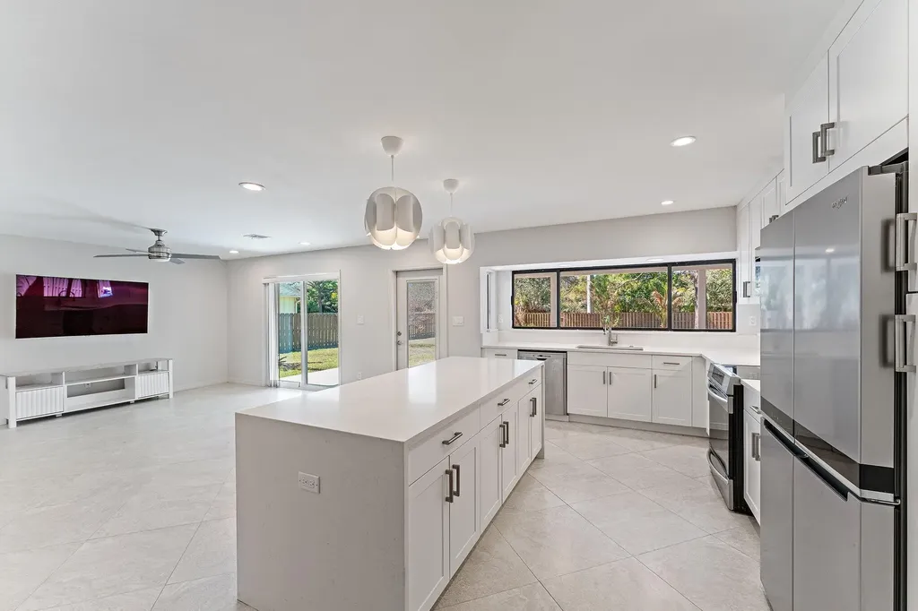 5883 Set N Sun Place Jupiter FL 33458