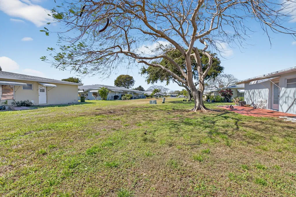 220 High Point Court E Delray Beach FL 33445