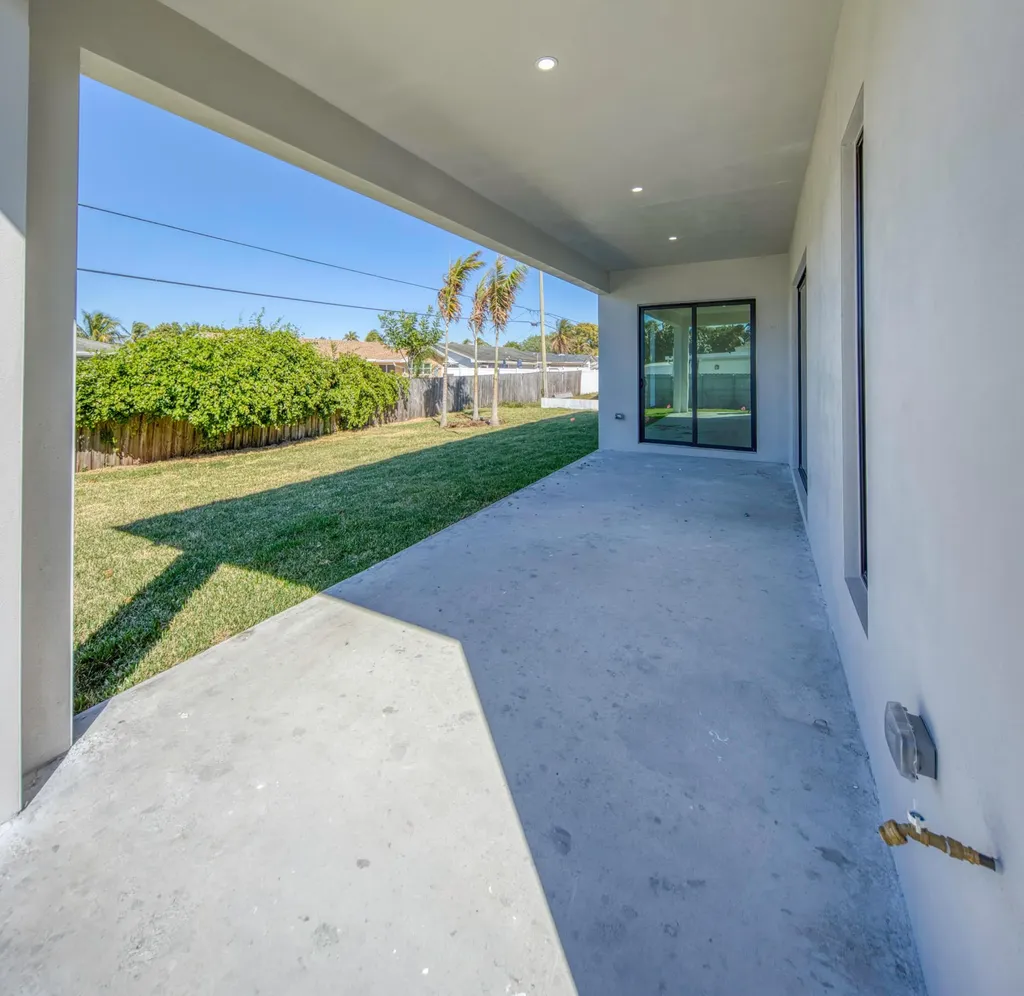 4855 Elmhurst Road West Palm Beach FL 33417