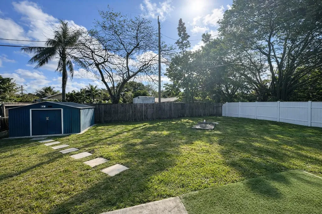120 S Price Street Lake Worth FL 33461