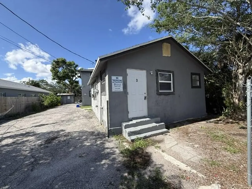 904 4th Street West Palm Beach FL 33401