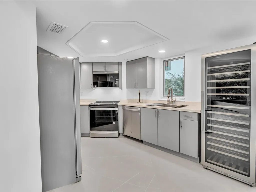 120 SE 5th Avenue Boca Raton FL 33432