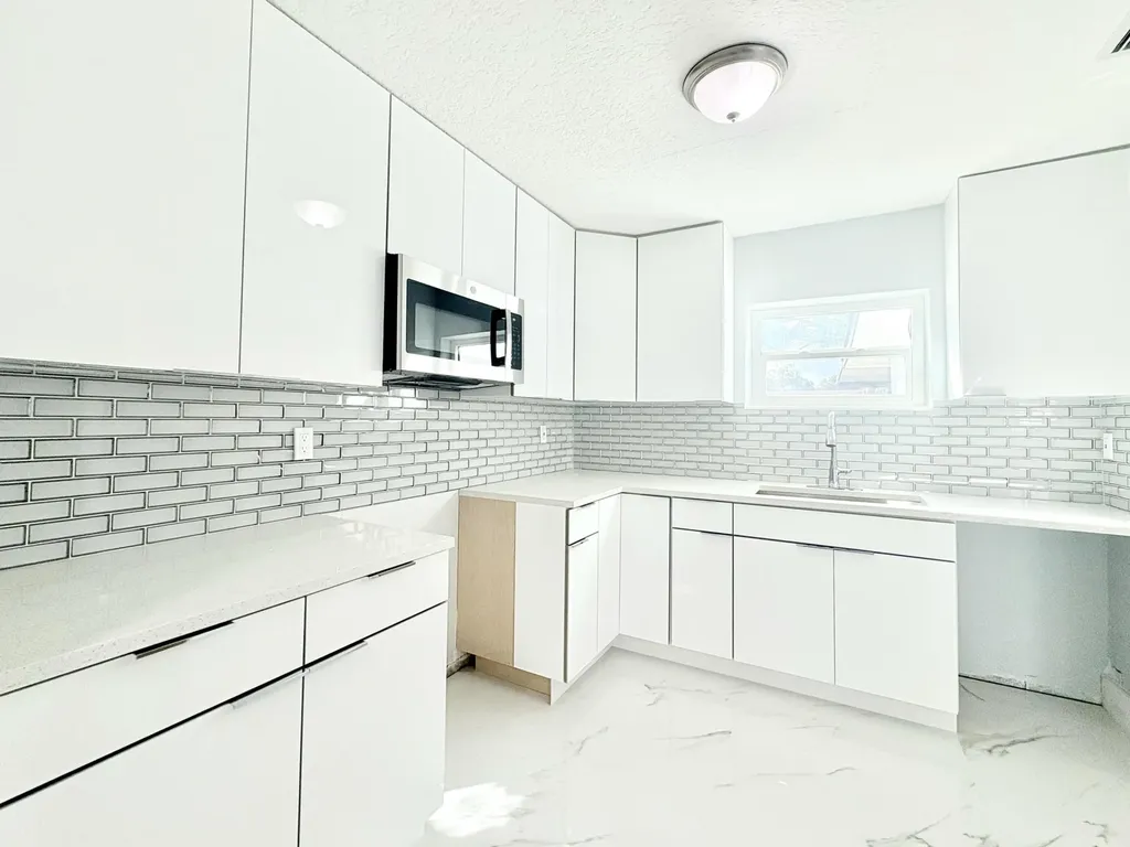 2890 Marbill Road West Palm Beach FL 33406