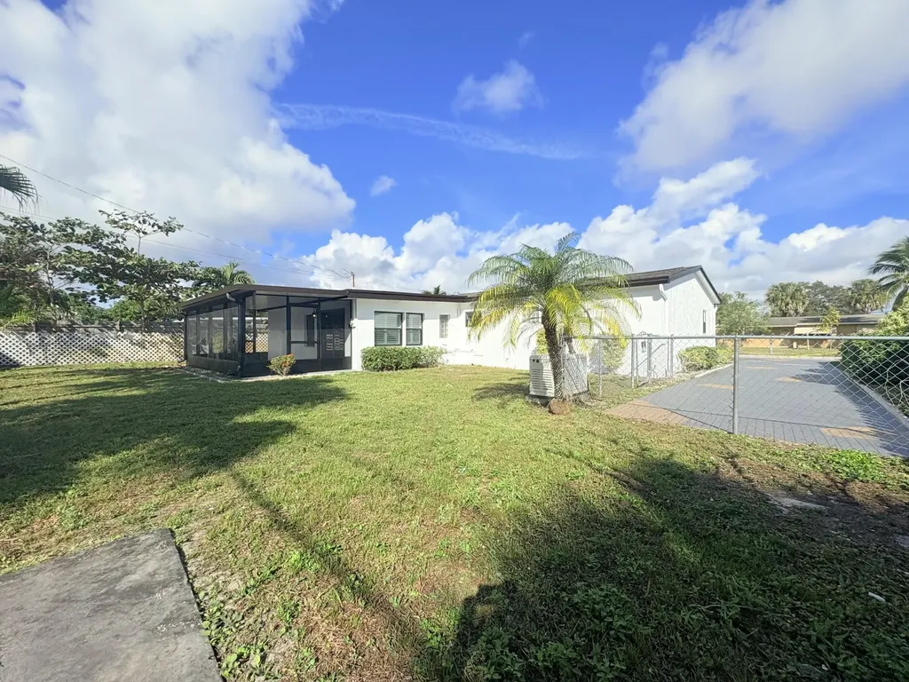 2890 Marbill Road West Palm Beach FL 33406