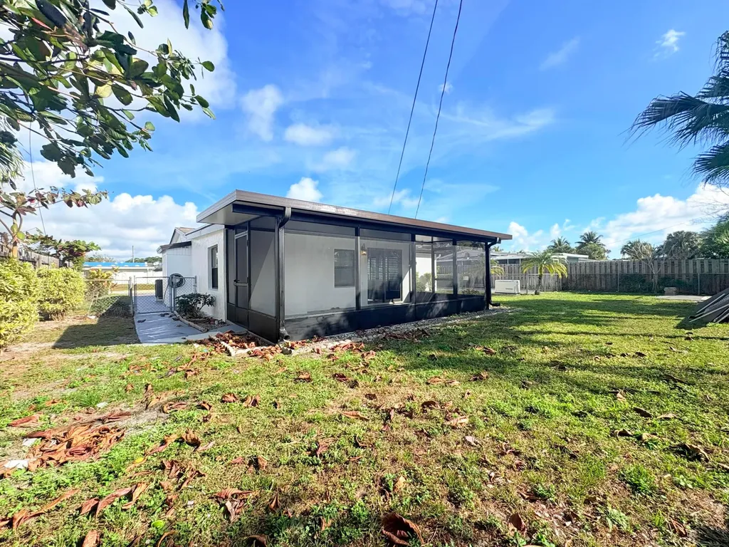 2890 Marbill Road West Palm Beach FL 33406