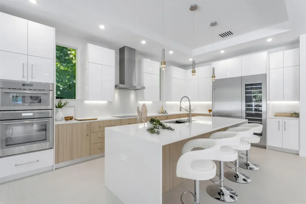 417 Lake Drive Delray Beach FL 33444