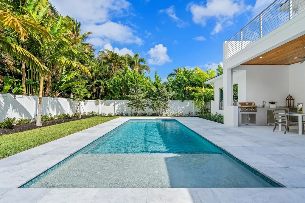 417 Lake Drive Delray Beach FL 33444