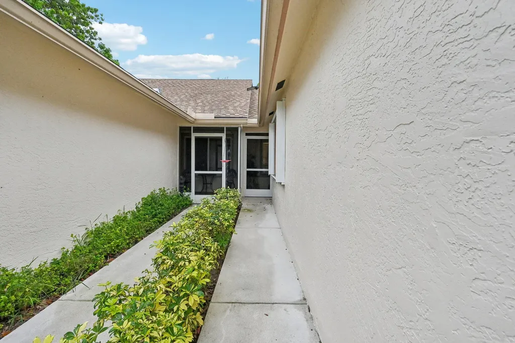 156 Sandy Lane Royal Palm Beach FL 33411