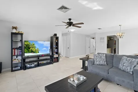 2118 SE Morningside Boulevard Port St Lucie FL 34952