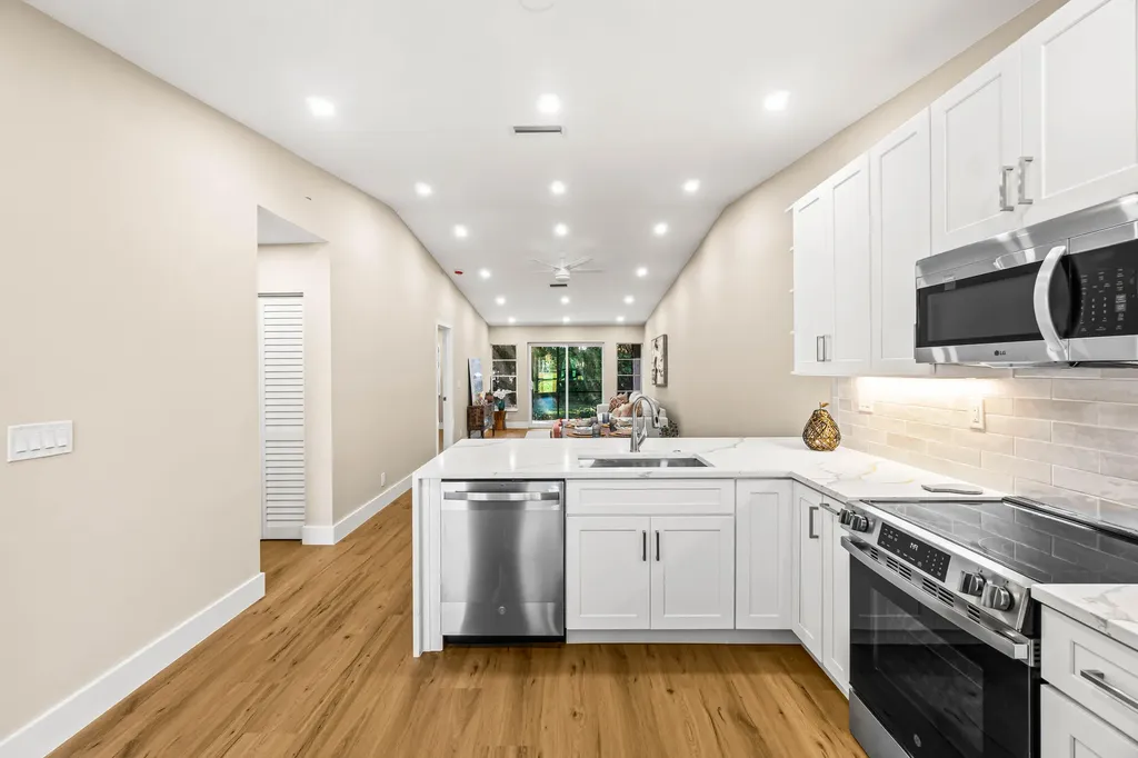 18563 Egret Way Boca Raton FL 33496