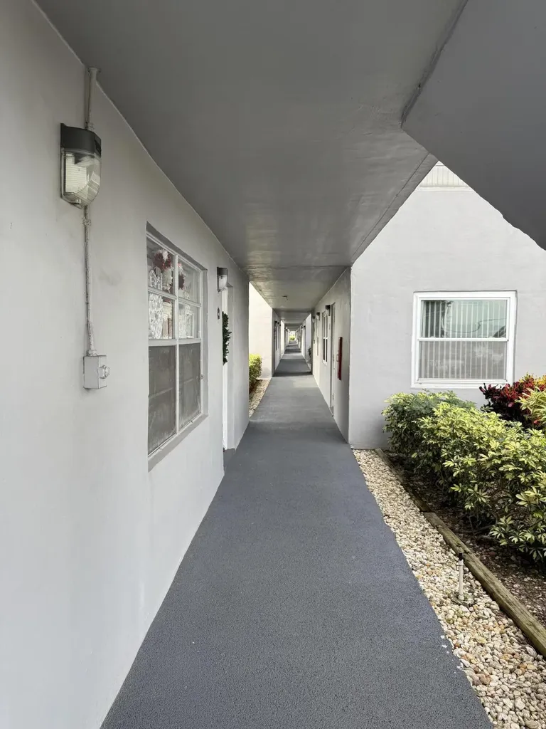 147 Burgundy D Delray Beach FL 33484
