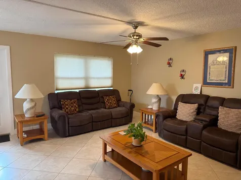 147 Burgundy D Delray Beach FL 33484