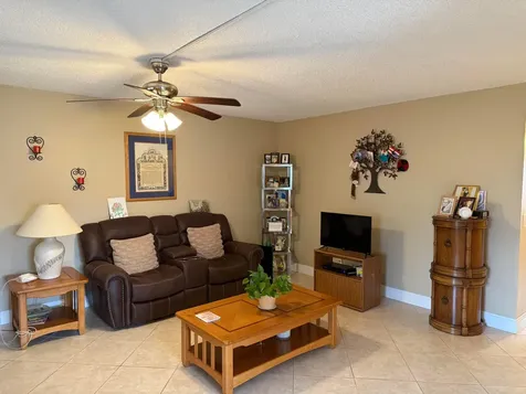 147 Burgundy D Delray Beach FL 33484
