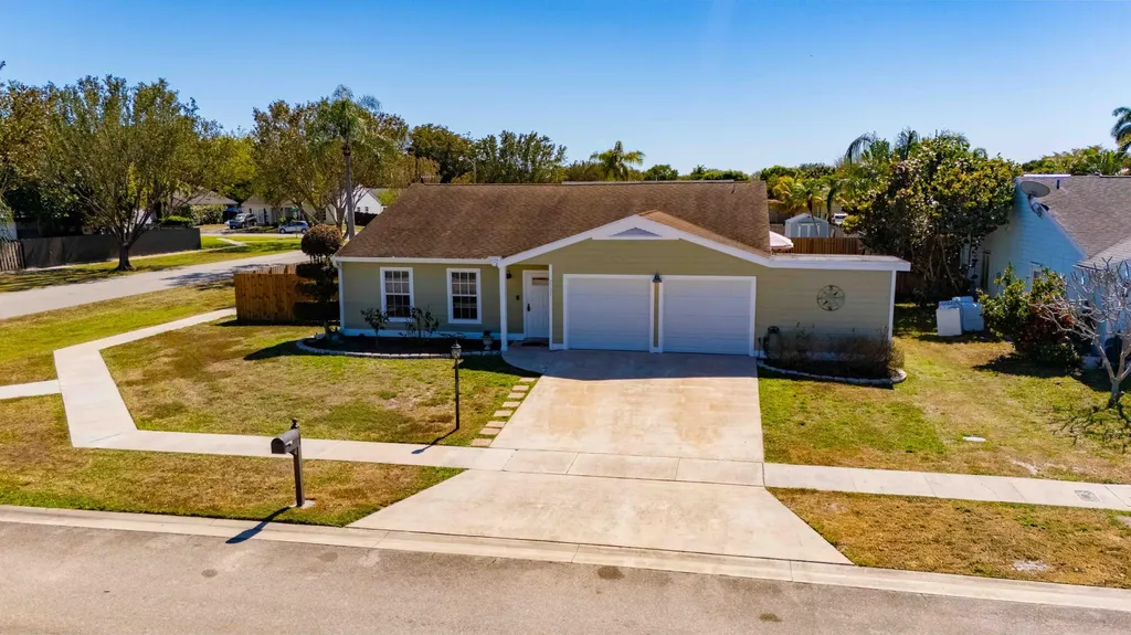 7791 Blairwood Circle N Lake Worth FL 33467