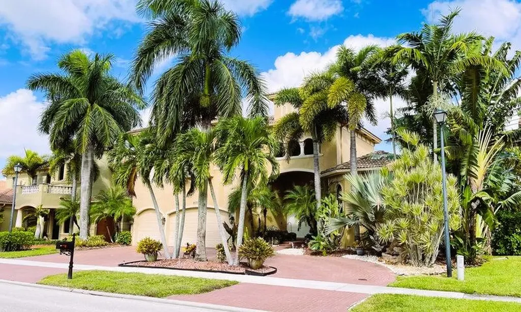 8871 Club Estates Way Lake Worth FL 33467