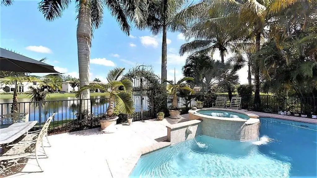 8871 Club Estates Way Lake Worth FL 33467