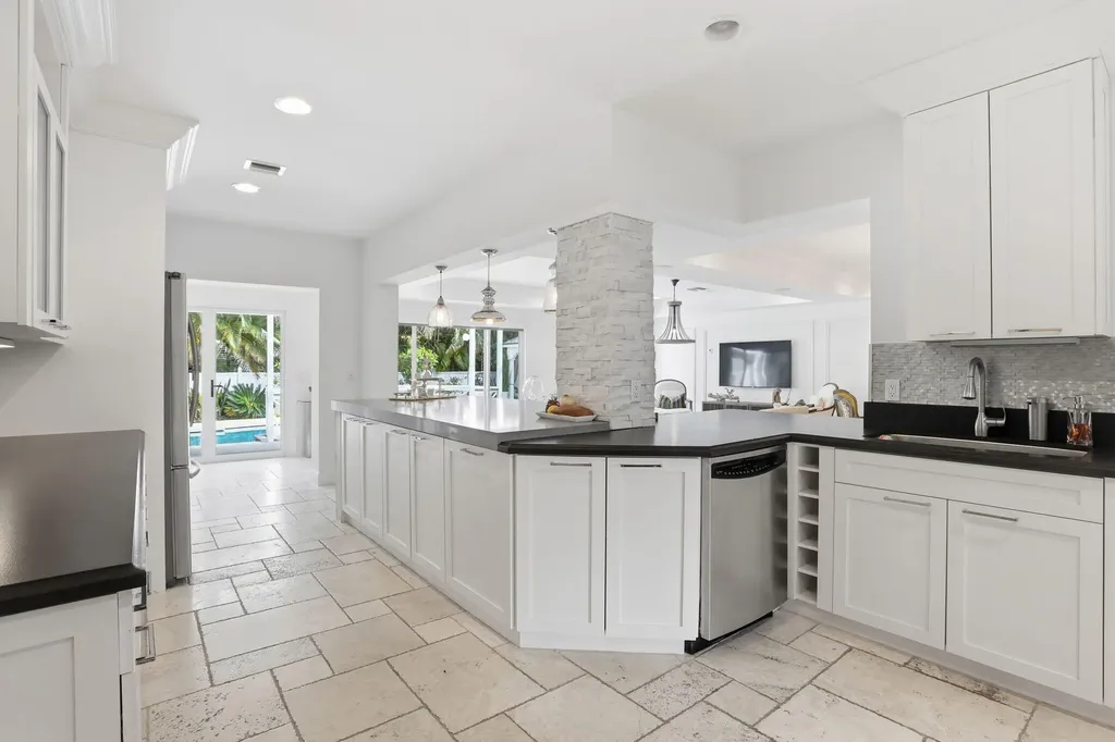 309 NE 8th Avenue Delray Beach FL 33483