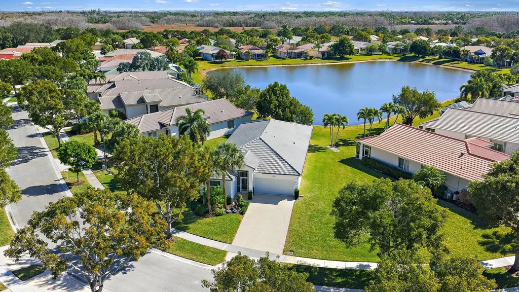 2737 Clipper Circle West Palm Beach FL 33411