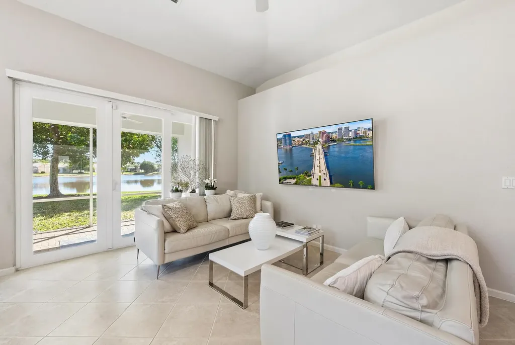 2737 Clipper Circle West Palm Beach FL 33411