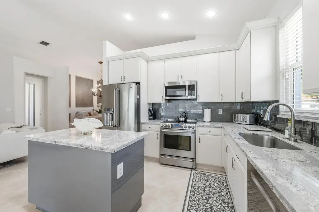 2737 Clipper Circle West Palm Beach FL 33411