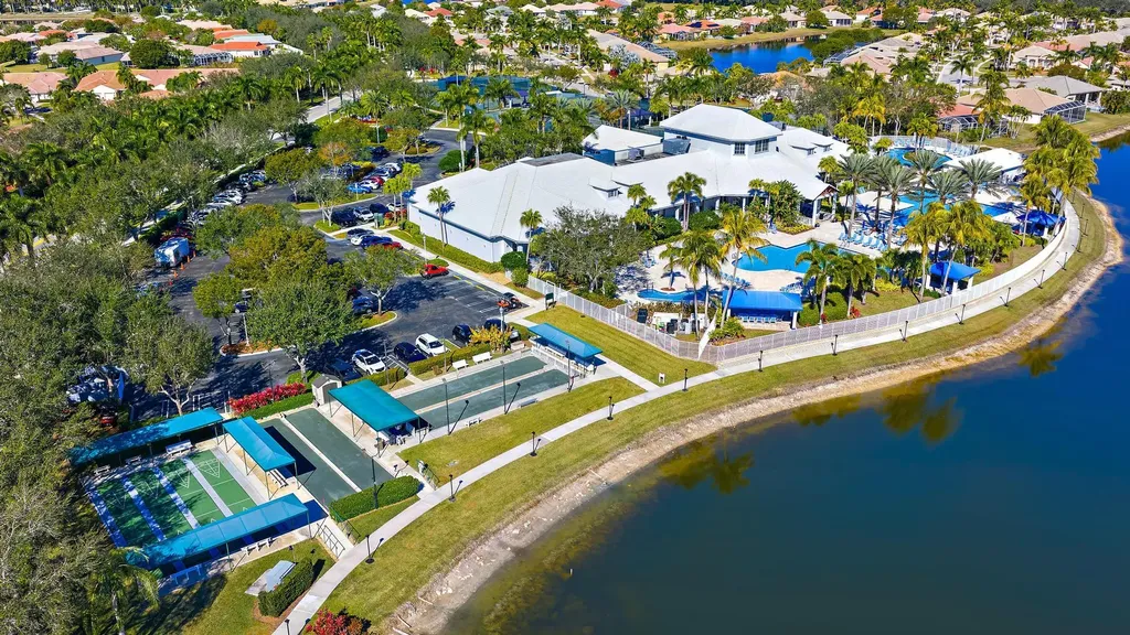 2737 Clipper Circle West Palm Beach FL 33411