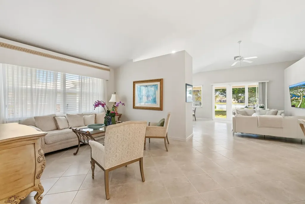 2737 Clipper Circle West Palm Beach FL 33411