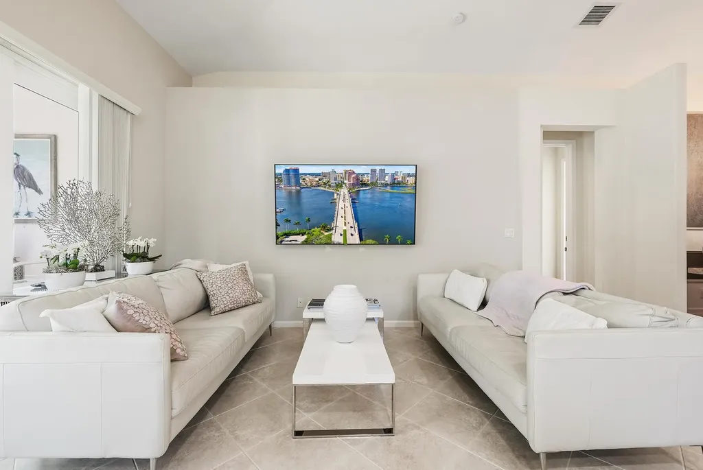 2737 Clipper Circle West Palm Beach FL 33411
