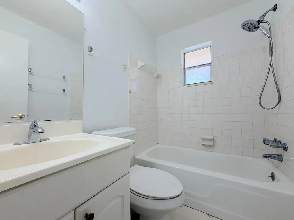 2704 Knight Lane Delray Beach FL 33445