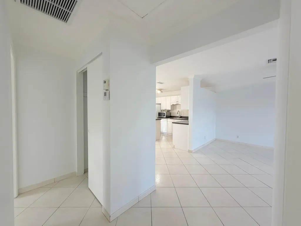 2704 Knight Lane Delray Beach FL 33445