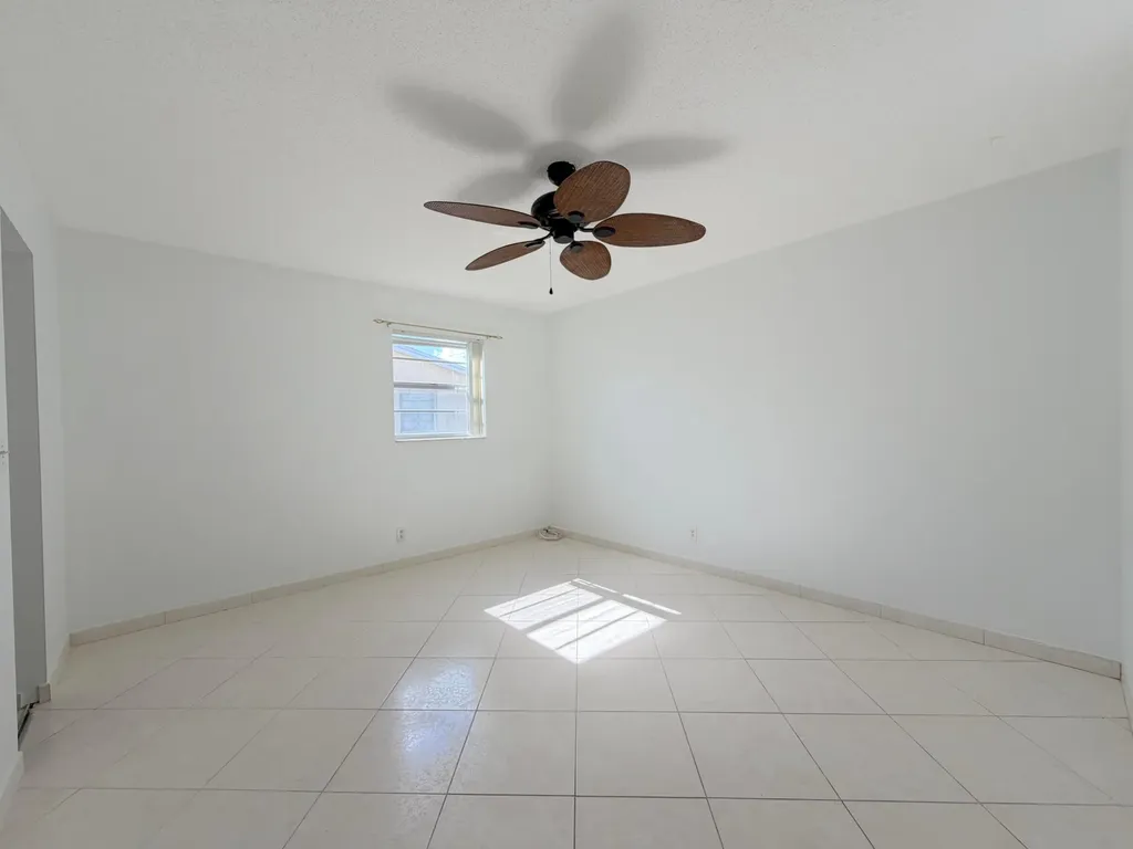 2704 Knight Lane Delray Beach FL 33445