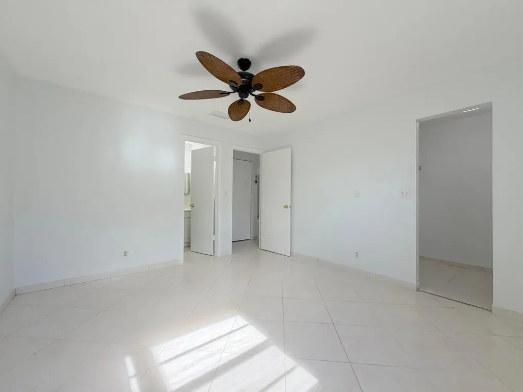2704 Knight Lane Delray Beach FL 33445