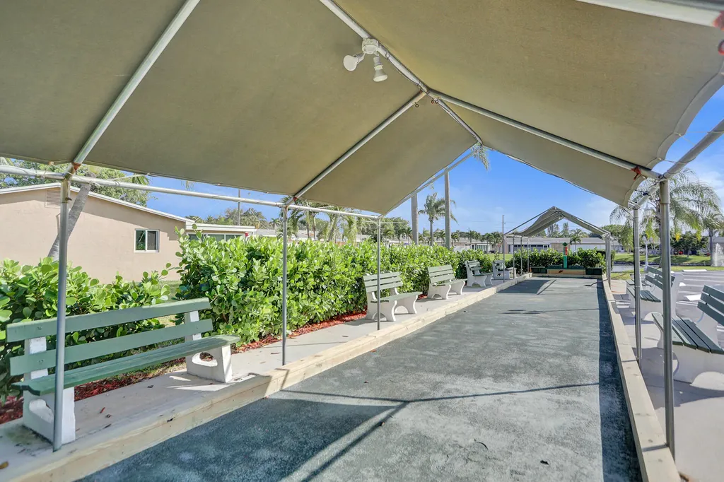2704 Knight Lane Delray Beach FL 33445