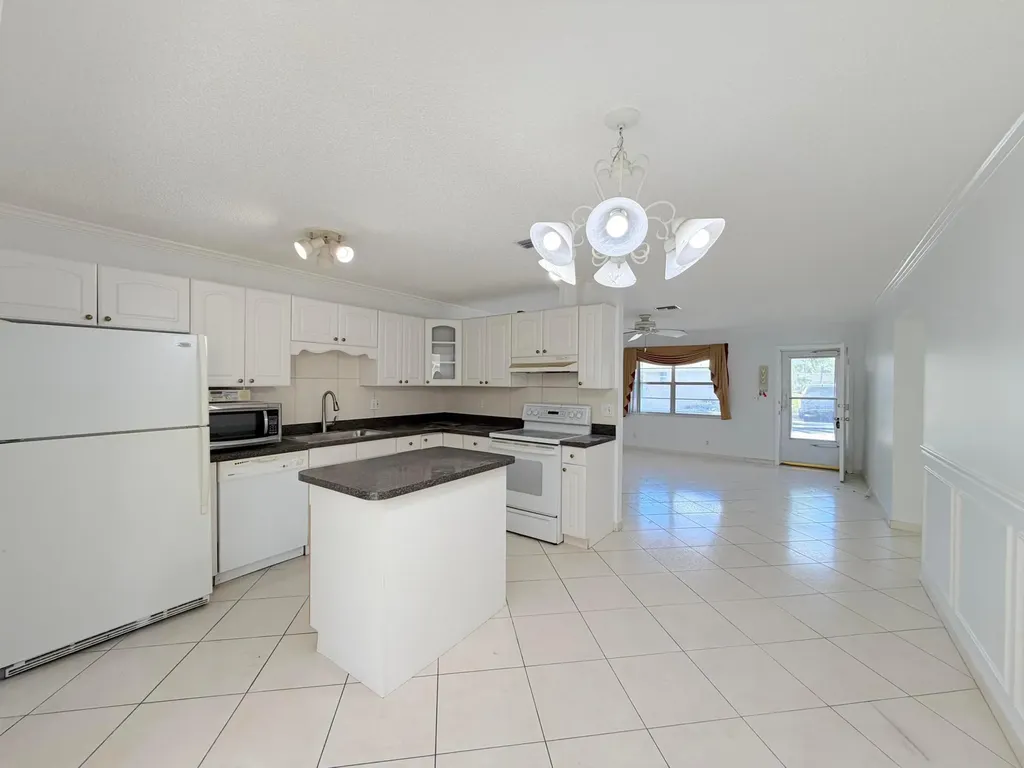 2704 Knight Lane Delray Beach FL 33445