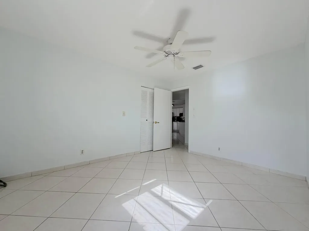 2704 Knight Lane Delray Beach FL 33445