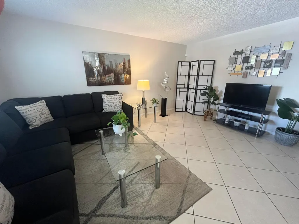 142 Normandy C Delray Beach FL 33484