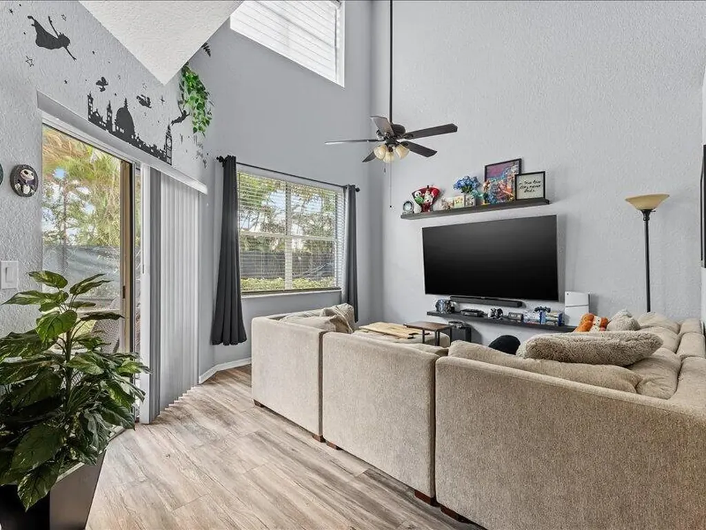 20970 Via Alamanda 2 Boca Raton FL 33428