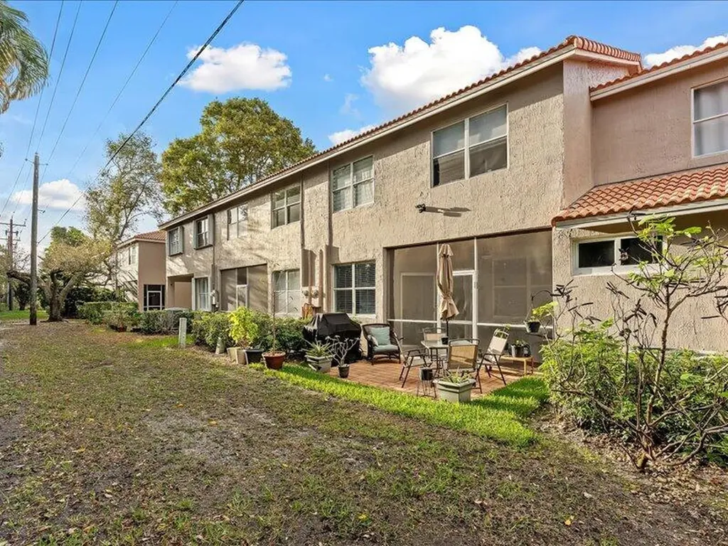 20970 Via Alamanda 2 Boca Raton FL 33428