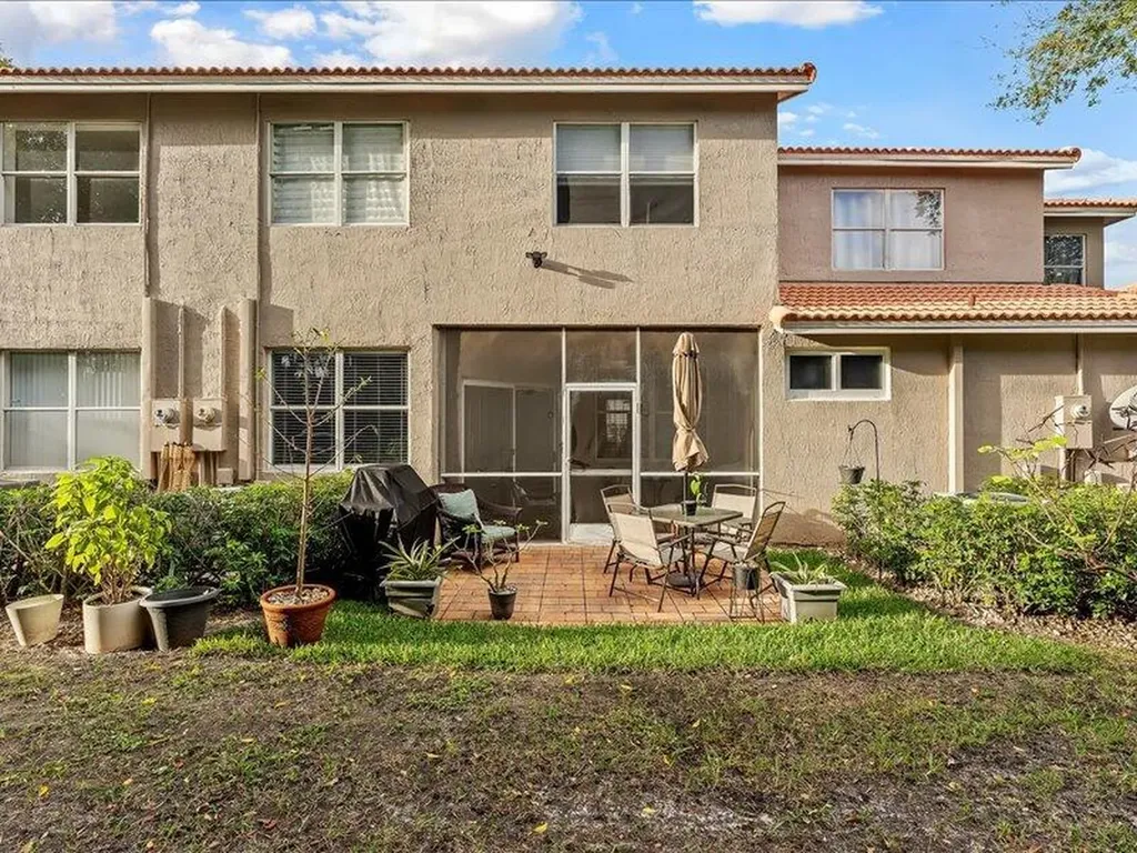 20970 Via Alamanda 2 Boca Raton FL 33428