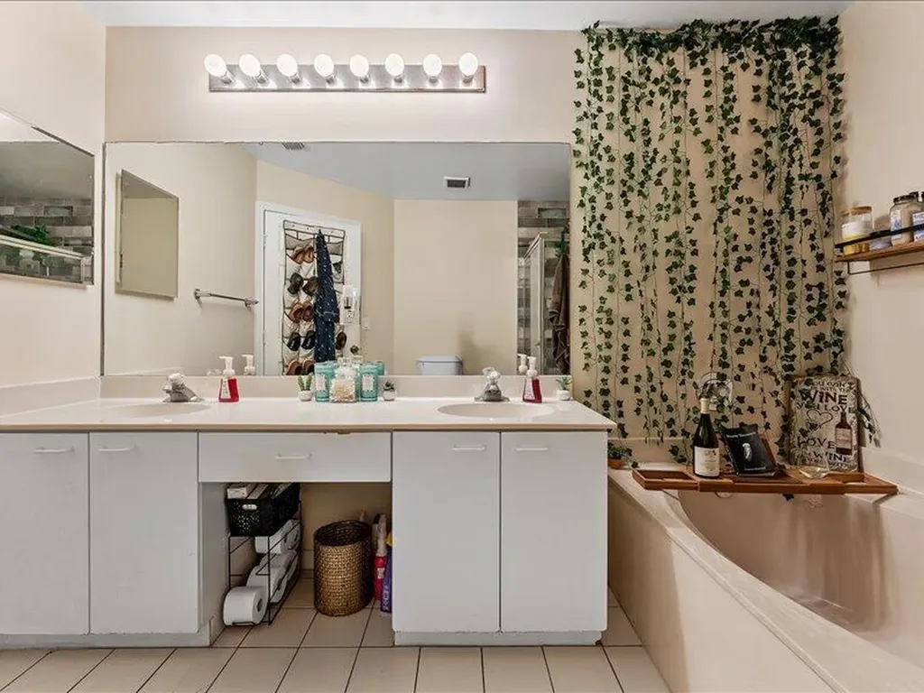 20970 Via Alamanda 2 Boca Raton FL 33428