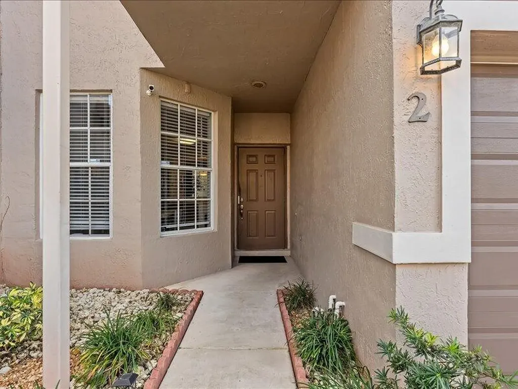 20970 Via Alamanda 2 Boca Raton FL 33428