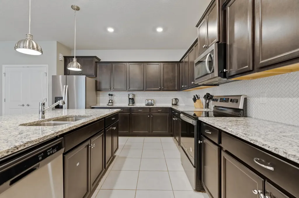4197 Lana Avenue Davenport FL 33897