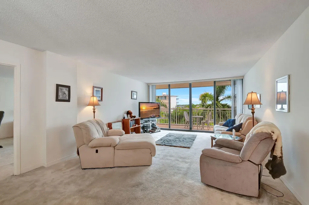 3546 S Ocean Boulevard S South Palm Beach FL 33480