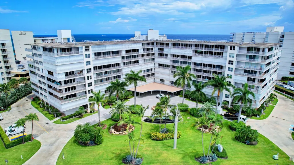 3546 S Ocean Boulevard S South Palm Beach FL 33480