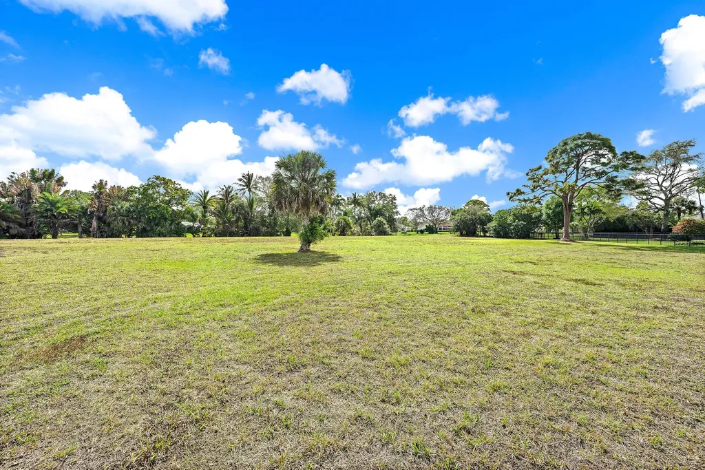8090 Native Dancer Road E Palm Beach Gardens FL 33418