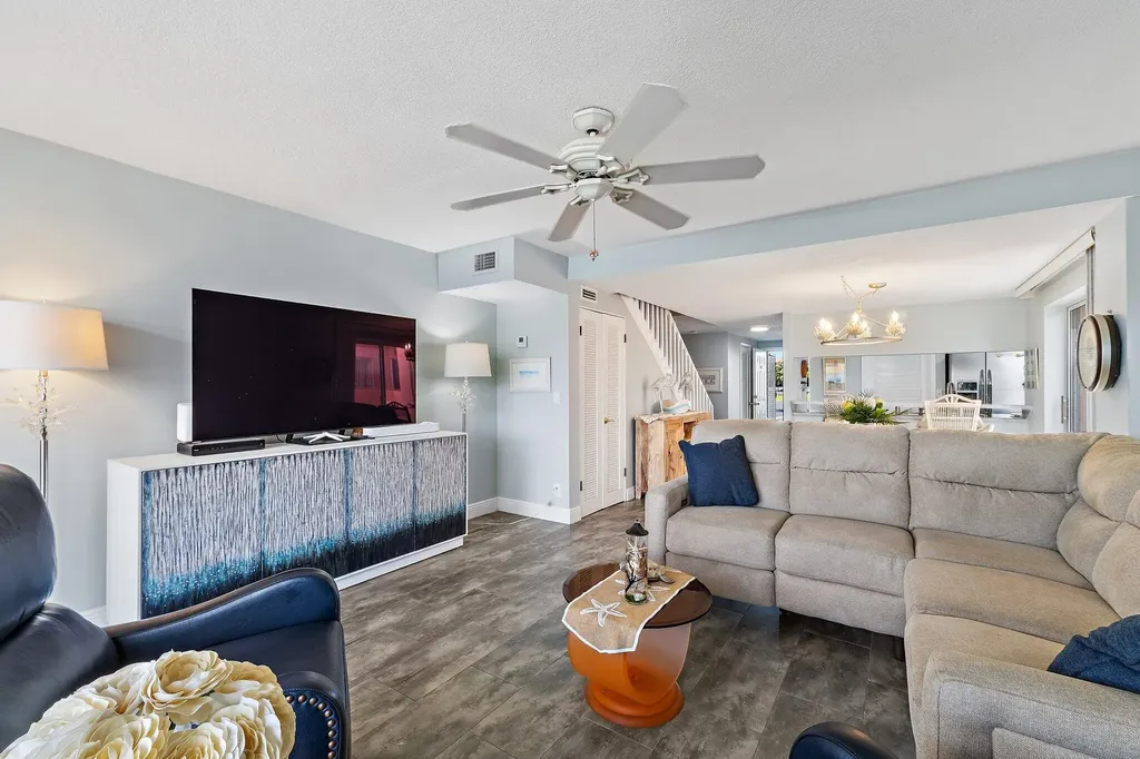353 S Us-1 Jupiter FL 33477