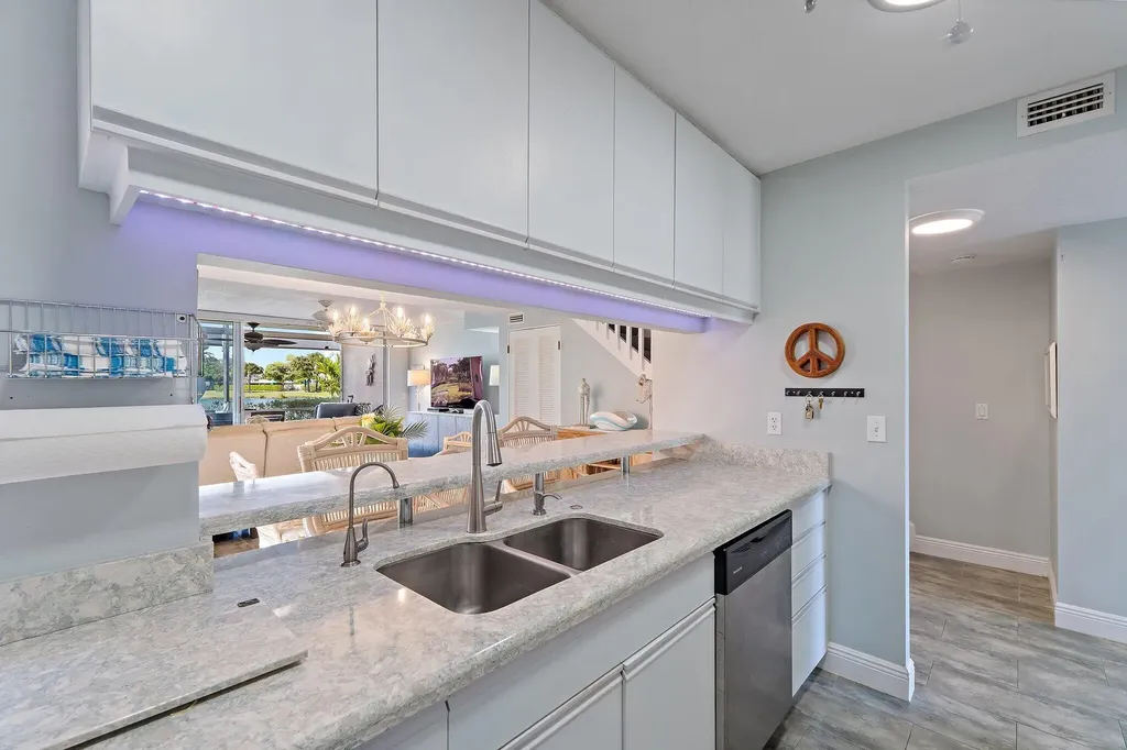 353 S Us-1 Jupiter FL 33477